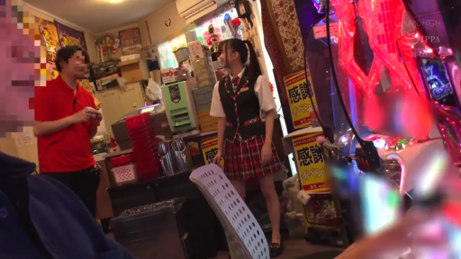 室内 · 交谈 · 站立 · 全景 · 自然 · JK制服 · 货架