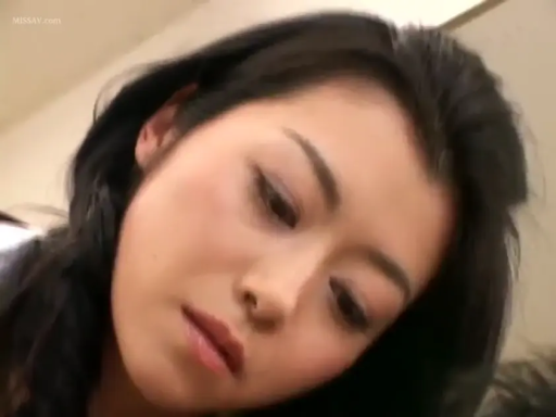 室内 · 脸部特写 · 迷离 · 注视 · 侧卧 · 高清