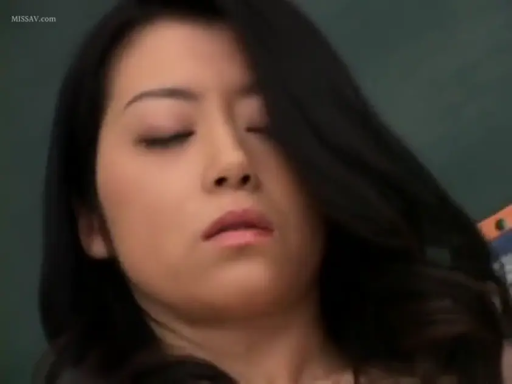 教室 · 脸部 · 迷离 · 仰卧 · 衬衫 · 黑板 · 呻吟 · 真人