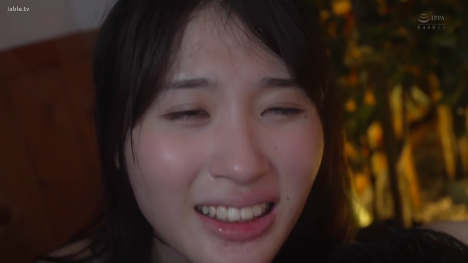 面部 · 卧室 · 陶醉 · 仰卧 · 呻吟 · 裸露