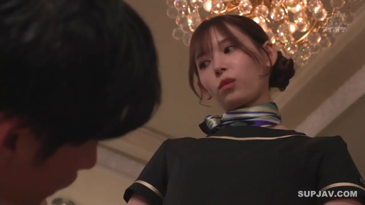 面部 · POV视角 · 絲巾 · 俯视 · 吊灯 · 冷漠 · 室内酒店 · 蔑视