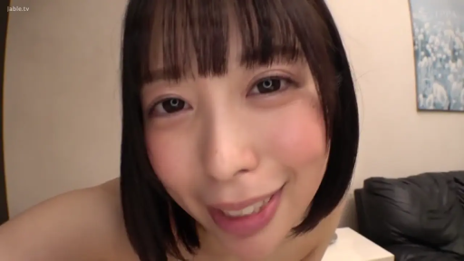 室内 · 俯身 · 脸部特写 · 微笑 · 第一人称视角 · 裸体 · 注视镜头