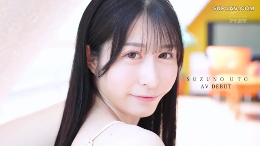 室内 · 微笑 · 面部特写 · 注视镜头 · 白色吊带 · 长直发 · 侧身回头