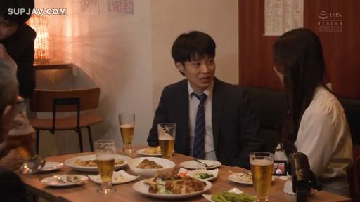 餐厅 · Sitting Posture · 自然 · Suit · Horizon · 聚餐 · 啤酒 · Plot Background