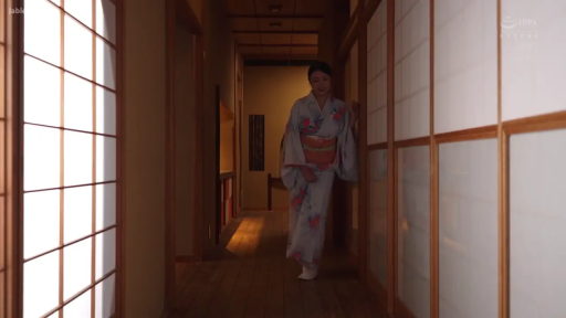 全景 · 日式走廊 · 行走姿势 · 浅蓝色花纹和服 · 寻找走动 · 不安担忧 · 纸质拉门 · 和风建筑