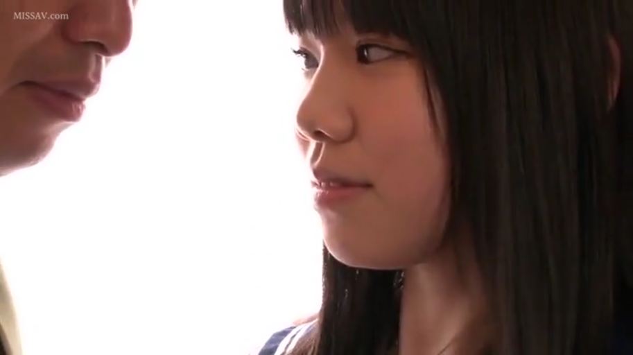 室内 · 恥ずかしがり屋 · 顔のクローズアップ · 对视 · 水手服 · 対面 · 高亮