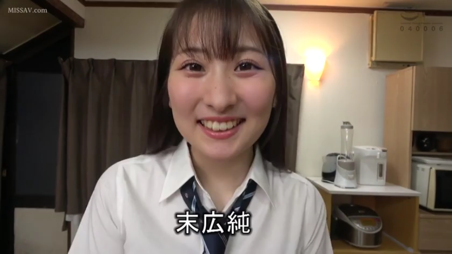 室内 · 顔のクローズアップ · 制服 · 对视 · 笑容 · 长发 · 正面