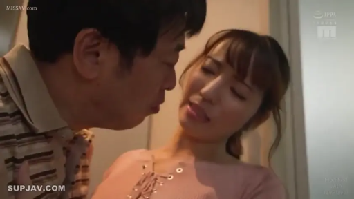 室内 · 靠近 · 挣扎感 · 调情 · 粉色系带上衣 · 成人电影截图 · 脸部中近景