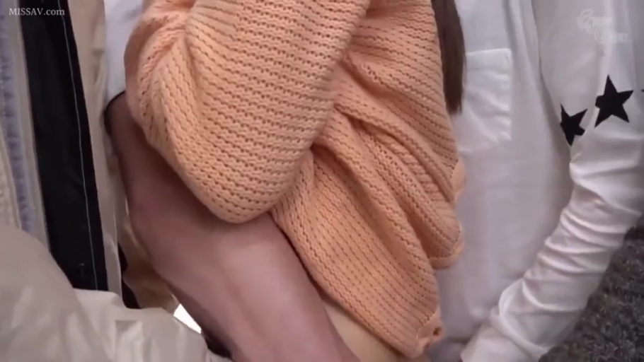 室内 · 性行為 · ニットセーター · 脚部のクローズアップ · 日本AV · 无面部 · 站立抱位