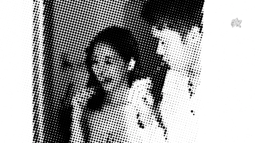 室内 · 站立 · 中景 · 微笑 · 注视 · 上衣 · 波点滤镜