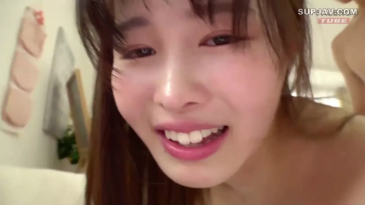 室内 · 顔部のクローズアップ · 全裸