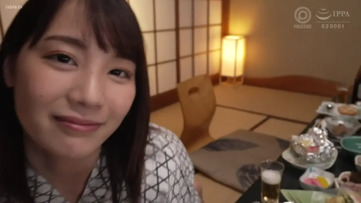 坐姿 · 脸部特写 · 和室 · 微笑 · 面对镜头 · POV · 餐具 · 浴衣