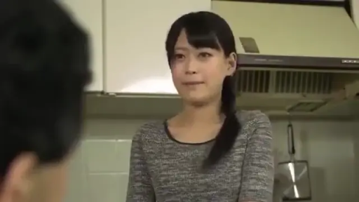 Conversation · Stand · 平静 · Half-body · 居家 · Kitchen · Grey knitted sweater · 抽油烟机