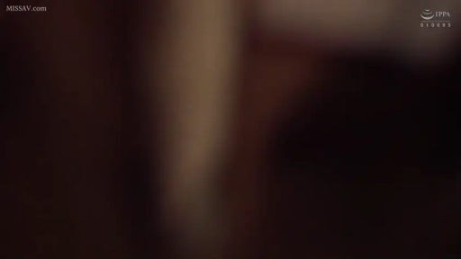 顔部のクローズアップ · 微笑 · ネックレス · 交流 · 车内 · 长发 · 正面 · 黑色外套