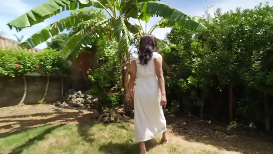 全景 · 行走 · 户外 · 散步 · 阳光 · 白色长裙