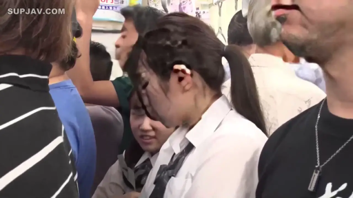 坐姿 · 面部 · 全裸 · 沙发 · 微笑 · 客厅 · 凝视 · 唯美