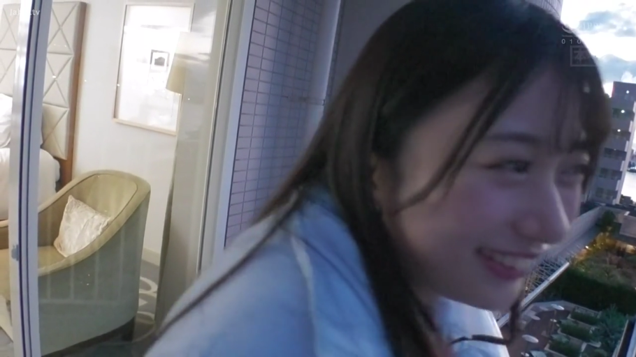 Stand · Smile · 栏杆 · Coat · Side face · Night view · 阳台 · Gazing into the distance