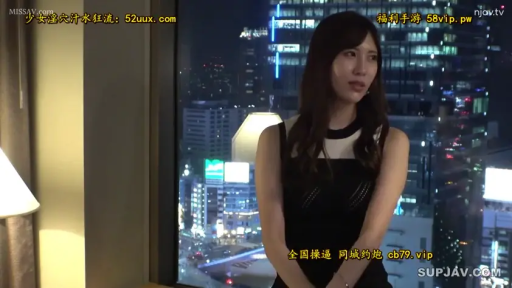 站立 · 酒店房间 · 自然 · 半身 · 城市夜景 · 凝视 · 落地窗 · 无袖连衣裙