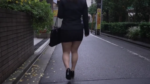 职业装 · 街道 · 行走 · 美腿