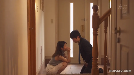 平静 · 西装 · 走廊 · 对视 · 对跪