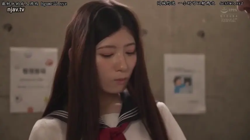 室内 · 面部 · 忧郁 · 低头 · 站立 · 水手服 · 长发 · 告示牌