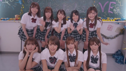 站立 · 教室 · 开朗 · 装饰拉条 · 日系校服 · 集体合影 · 多人合照 · 全景群像