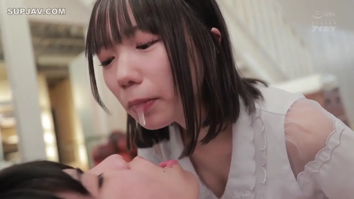 室内 · 俯身 · 专注 · 面部特写 · 日本AV · 吐口水 · 白色蕾丝裙