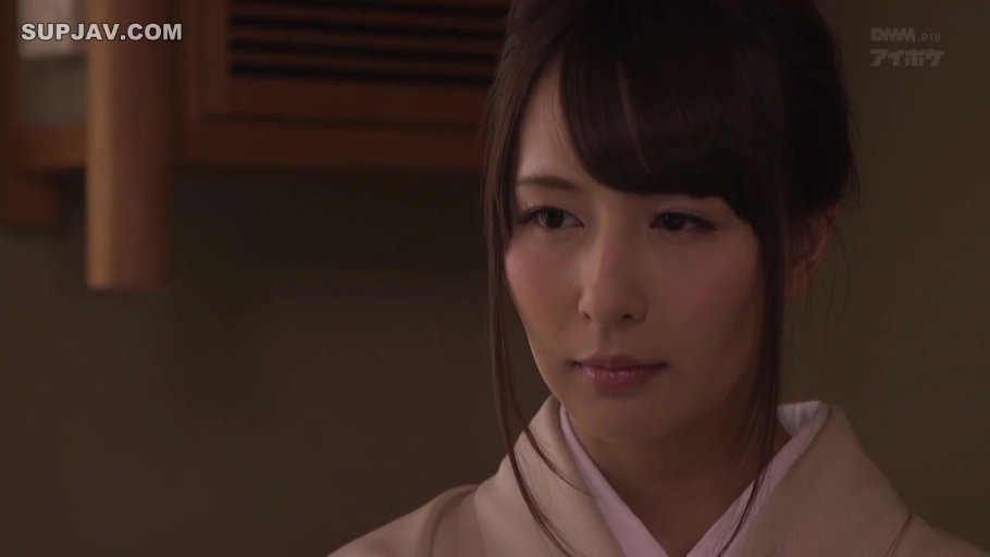 室内 · 平静 · 面部特写 · 注视 · 正面 · 视频截图 · 和服