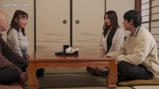 坐姿 · 和室 · 自然 · 聊天 · 休闲服 · 熟女 · 茶具 · 场景