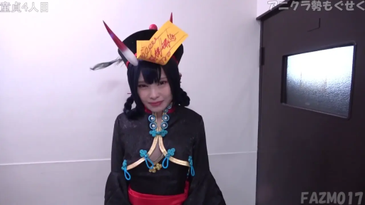 室内 · 上半身 · 正面站立 · 僵尸服