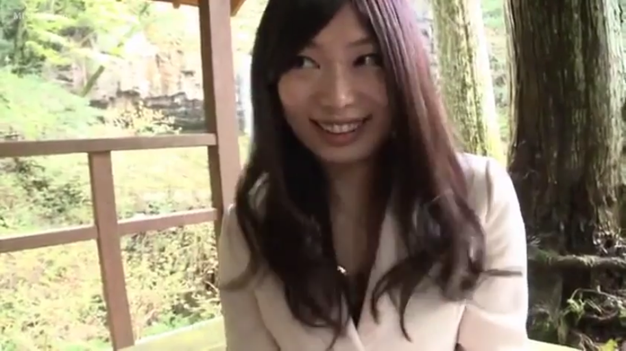 室内 · 全裸 · 中景 · 拥抱 · 微笑 · 双人 · 贴身相拥 · 花朵