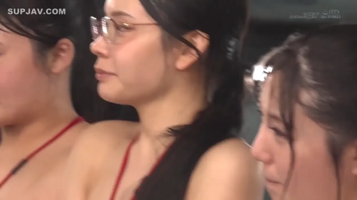 全裸 · お尻 · 多人 · 背を向ける · 身体を披露する · 补光灯 · 排队站立 · 浴场