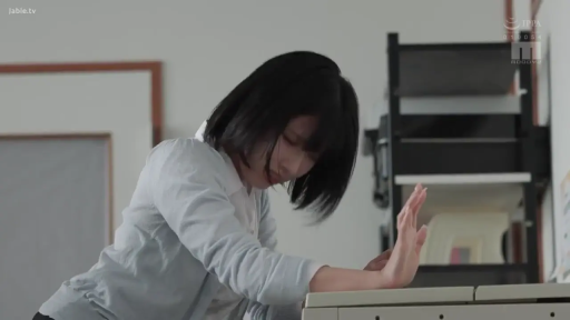 办公室 · 中景 · OL制服 · 弯腰扶桌