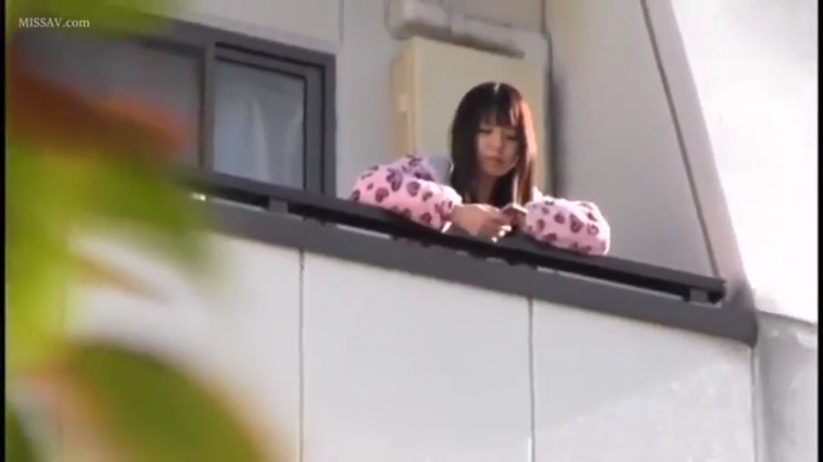 露乳 · 枕头 · 仰卧 · 床上 · 特写 · 高潮 · 指淫 · 渔网衫