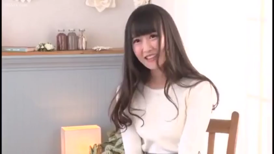 专注 · 跪姿 · 短发 · 手交行为 · 健身房 · 健身器材 · 连体泳衣 · 手交特写