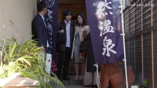 站立 · 行李箱 · 全景 · 自然 · 交流 · 风衣 · 温泉旅馆 · 日本