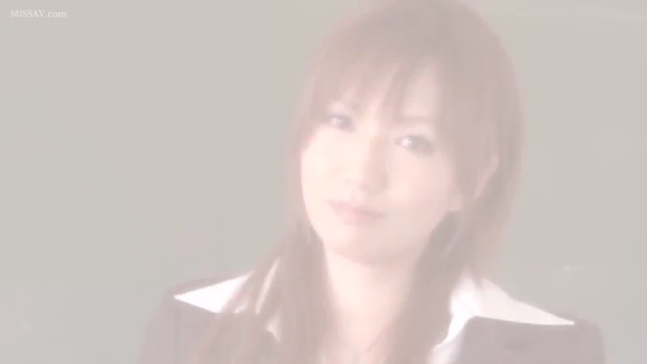 室内 · 全裸 · 陶醉 · 局部特写 · 抬腿仰卧 · 阴道性交 · 插入画面