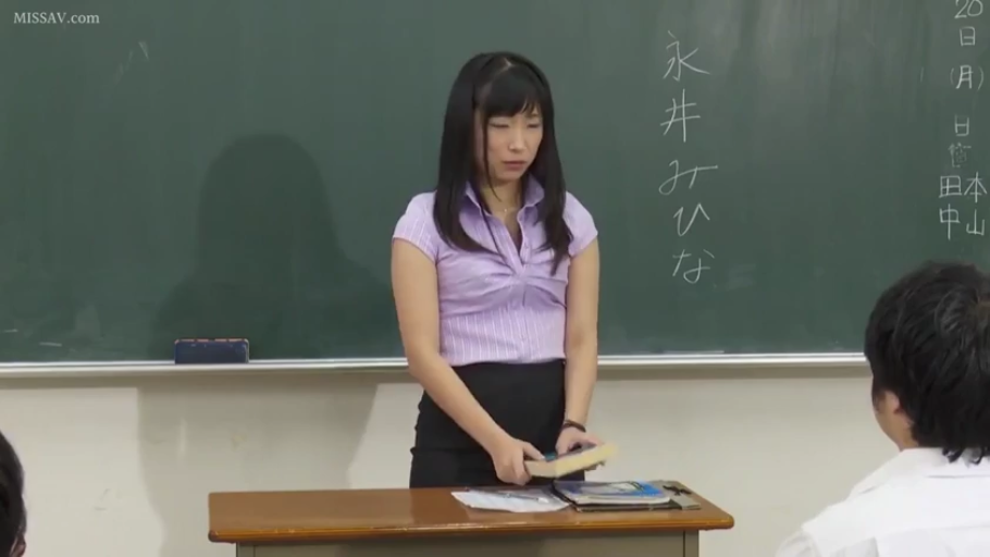 Serious · Classroom · Stand · Medium shot · Business attire · 黑板 · 讲课 · 女教师