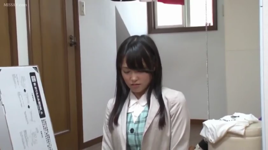 卧室 · 展示 · 微笑 · 床 · POV视角 · 开腿坐 · 黑色内衣 · 下体