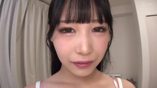 室内 · 脸部特写 · 注视 · 正面 · 吊带 · 黑发 · 微露笑意