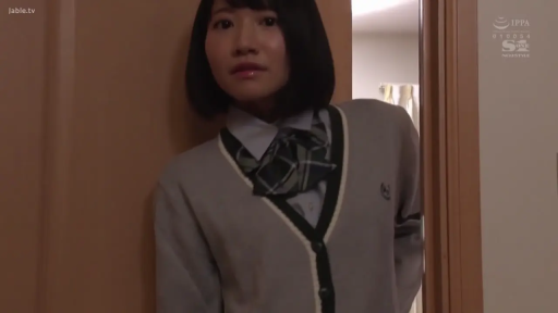 站立 · 面部特写 · JK制服 · 短发 · 惊讶 · 门 · 门口 · 窥视