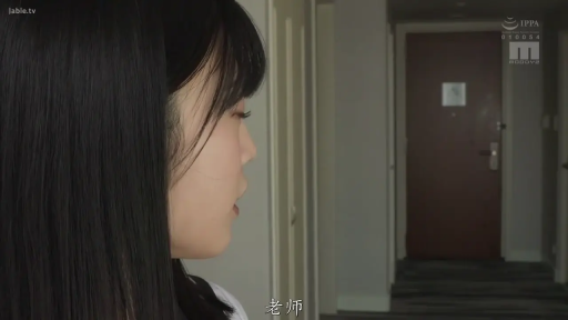 站立 · 字幕 · 微笑 · 窗边 · 说话 · 侧脸特写 · 学生装