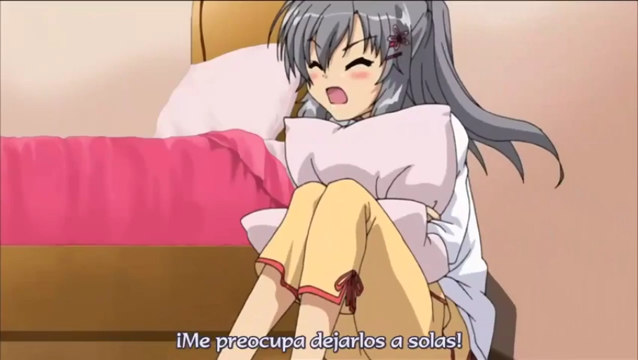 坐姿 · 卧室 · 中景 · 睡衣