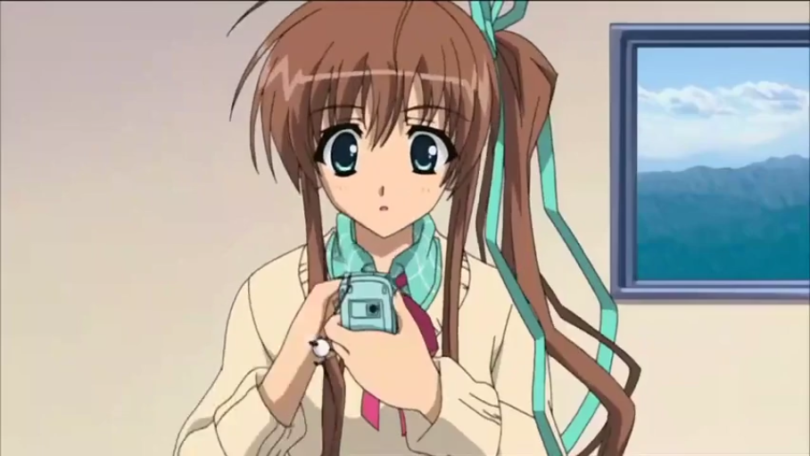 室内 · 站立 · 半身 · 针织衫 · 手机 · 惊讶 · 棕发 · 拿手机