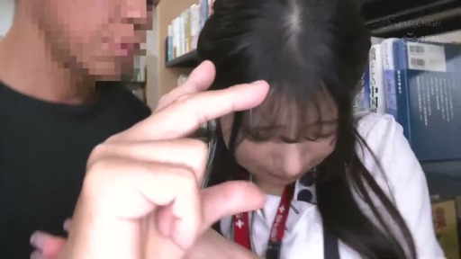 办公室 · 站立 · 白色衬衫 · 头部