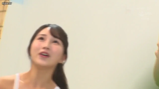 Indoor · Close-up of the face · 张口 · White tank top · Tilt head back · 长发 · 说话