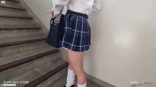 階段 · JK制服 · 脚部のクローズアップ · 学生包 · 绝对领域 · 上楼 · 行进