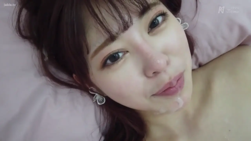 脸部特写 · 全裸 · 仰卧 · 床上 · 颜射 · 精液 · 平和 · 亚洲女性