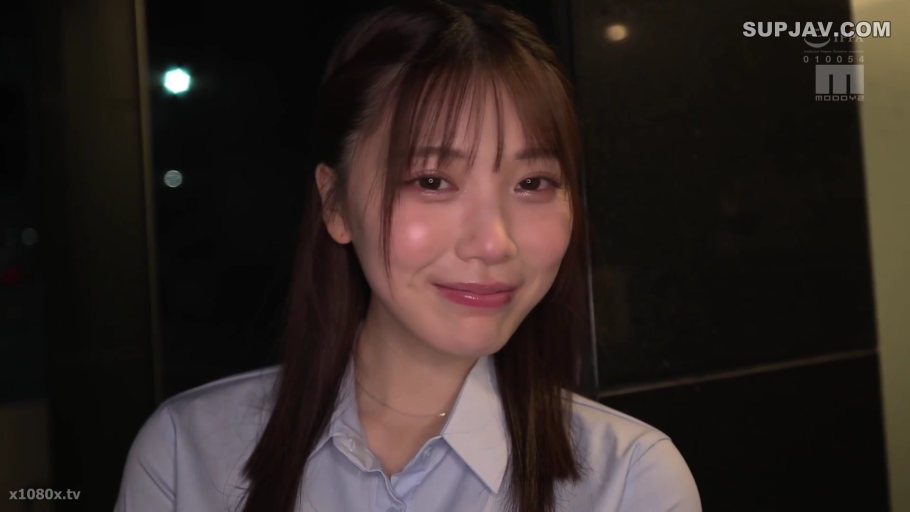 坐姿 · 办公室 · 中景 · 微笑 · 调情 · 职场诱惑 · 打印机 · 西装职业装