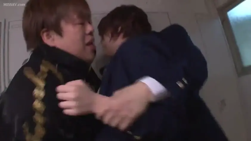 面部 · 剧情 · 制服 · 走廊 · 痛苦 · 纠缠 · 拉扯